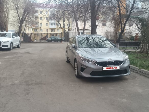 2019 Kia Ceed III, серебристый, 1315000 рублей - вид 2