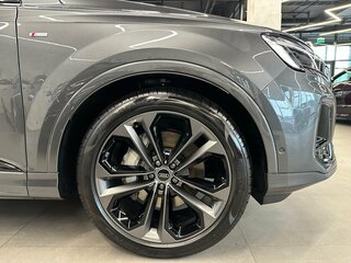 2025 Audi Q7 55 TFSI II (4M) Рестайлинг 2, серый, 12970000 рублей, вид 4