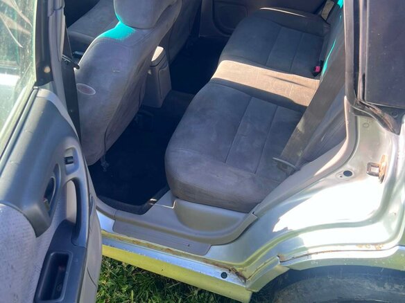 2001 Subaru Forester I Рестайлинг, серебристый - вид 6