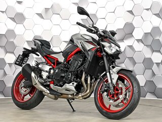 2023 Kawasaki Z 900, серый, 1099000 рублей, вид 1
