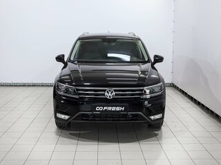 2017 Volkswagen Tiguan II, чёрный, 2650000 рублей, вид 3