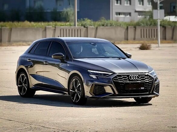 2023 Audi A3 Sportback 35 TFSI IV (8Y), серый, 2250000 рублей