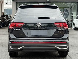 2022 Volkswagen Tiguan II Рестайлинг, чёрный, 1960000 рублей, вид 4