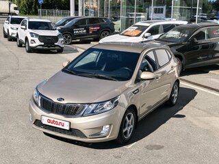 2014 Kia Rio 6-speed III, бежевый, 992000 рублей, вид 3