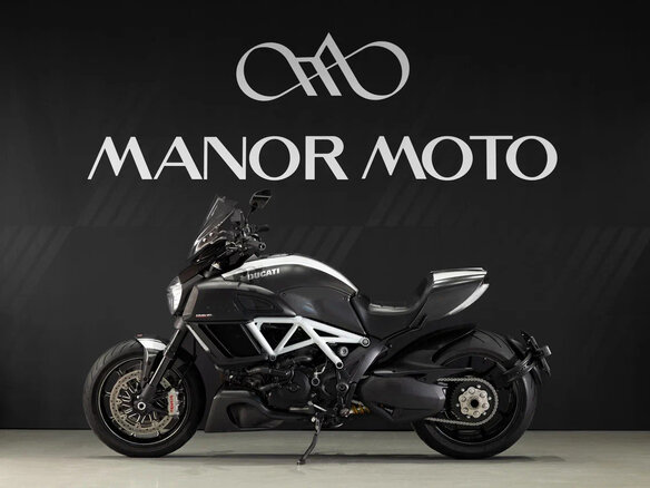 2014 Ducati Diavel Carbon, чёрный, 1350000 рублей - вид 4