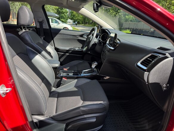 2018 Kia Ceed III, красный - вид 10