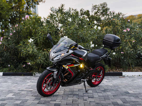 2017 Kawasaki Ninja 400, пурпурный, 486000 рублей - вид 9