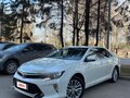 2017 Toyota Camry VII (XV50) Рестайлинг, белый, 2050000 рублей