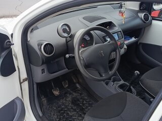 2010 Peugeot 107 I Рестайлинг, белый, 320000 рублей, вид 2