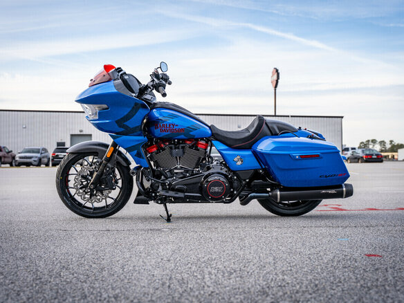 2026 Harley-Davidson CVO Road Glide ST, синий, 5790000 рублей - вид 4