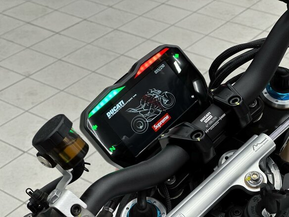 2024 Ducati Streetfighter V4, красный, 5990000 рублей - вид 18