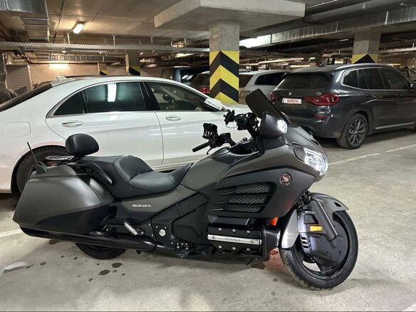 2016 Honda GL 1800 Gold Wing, чёрный, 2000000 рублей - вид 2