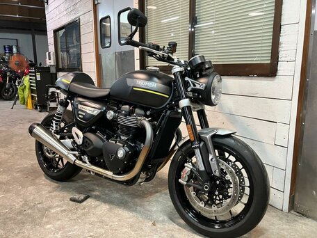2022 Triumph Speed Twin, чёрный, 1599000 рублей, вид 4