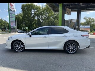 2020 Toyota Camry VIII (XV70), белый, 3500000 рублей, вид 2
