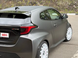 2021 Toyota Yaris IV, чёрный, 4999999 рублей, вид 5