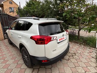 2015 Toyota RAV4 IV (XA40), белый, 1650000 рублей, вид 2