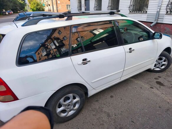 2001 Toyota Corolla Fielder IX (E120, E130), белый, 449000 рублей - вид 5