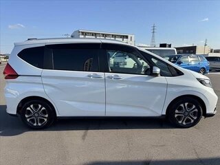 2022 Honda Freed II Рестайлинг, белый, 1200000 рублей, вид 4