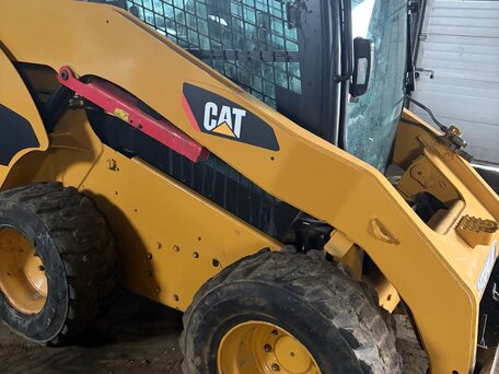 2010 Caterpillar 262, оранжевый, 2600000 рублей, вид 5