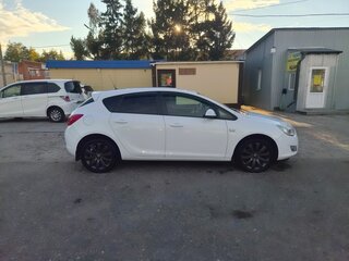 2011 Opel Astra J, белый, 720000 рублей, вид 2