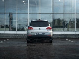 2011 Volkswagen Tiguan I Рестайлинг, серебристый, 975000 рублей, вид 4