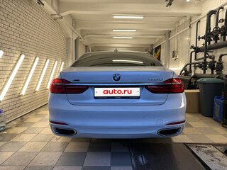 2015 BMW 7 серии Long 750Li xDrive VI (G11/G12), белый, 3300000 рублей, вид 4