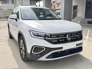 2023 Volkswagen Tayron I Рестайлинг, белый, 2500000 рублей, вид 2
