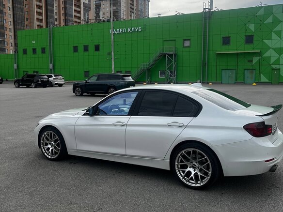 2014 BMW 3 серии 320i VI (F3x), белый, 1780000 рублей - вид 2