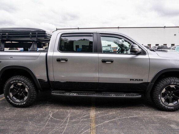 2023 Ram 1500 Quad Cab V, серый, 11400000 рублей - вид 6