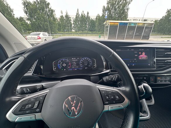 2022 Volkswagen Multivan T6 Рестайлинг, серый, 7160000 рублей - вид 7
