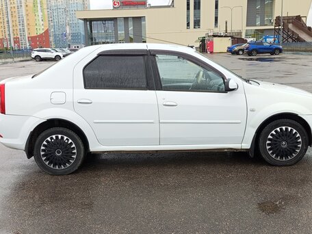 2013 Renault Logan I Рестайлинг, белый, 340000 рублей, вид 3
