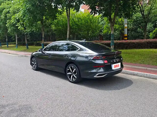 2023 Volkswagen Lamando L II, серый, 1790004 рублей, вид 4