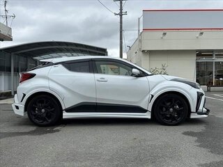 2022 Toyota C-HR I Рестайлинг, белый, 1618000 рублей, вид 4