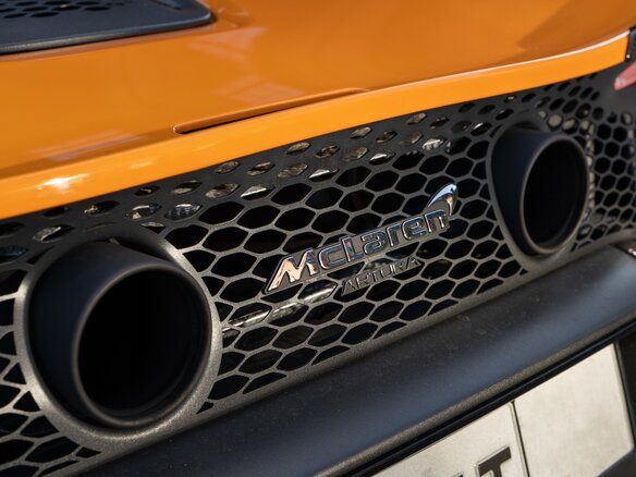 2023 McLaren Artura, оранжевый, 26000000 рублей - вид 15