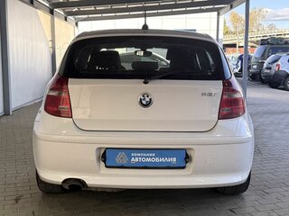 2010 BMW 1 серии 116i I (E81/E82/E87/E88) Рестайлинг, белый, 829000 рублей, вид 4