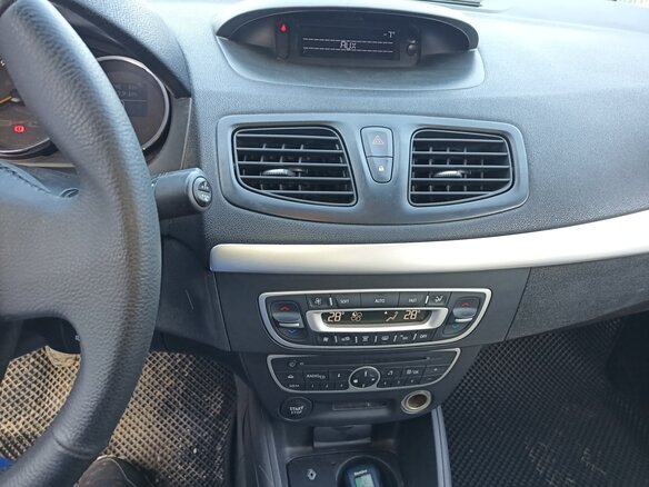 2013 Renault Fluence I Рестайлинг, бежевый, 1300000 рублей - вид 12