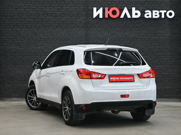 2012 Mitsubishi ASX I Рестайлинг, белый, 900000 рублей - вид 4