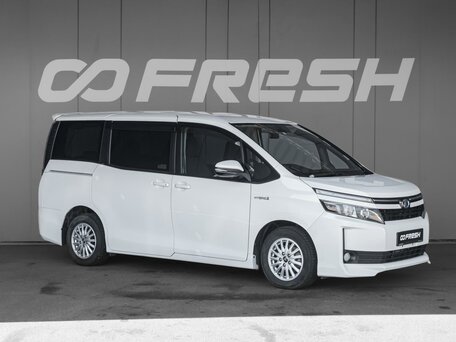 Toyota Voxy III (R80)