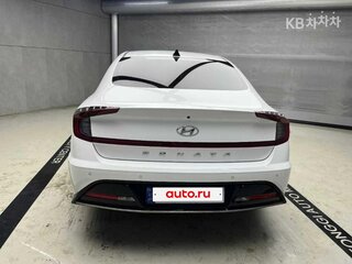 2022 Hyundai Sonata VIII (DN8), белый, 2390000 рублей, вид 3