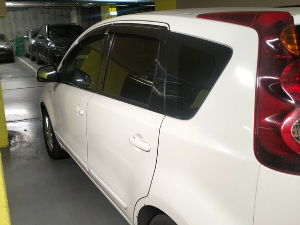 2013 Nissan Note I Рестайлинг, белый, 790000 рублей - вид 4