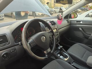 2009 Volkswagen Jetta V, чёрный, 750000 рублей, вид 4