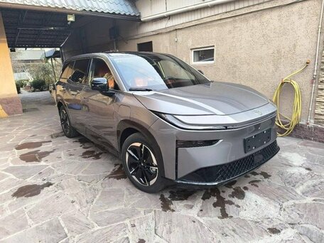 2026 Toyota bZ3X 58.3 kWh, серый, 2750000 рублей, вид 1