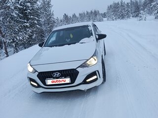 2018 Hyundai Solaris II, белый, 1200000 рублей, вид 4