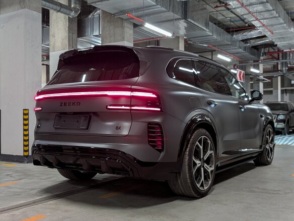 2026 Zeekr 8X Dawn, серый, 12999000 рублей - вид 35