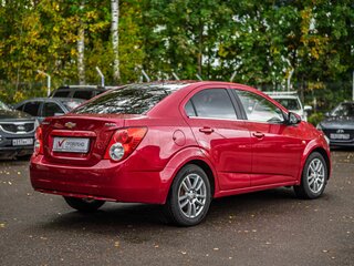 2014 Chevrolet Aveo II, красный, 550000 рублей, вид 2