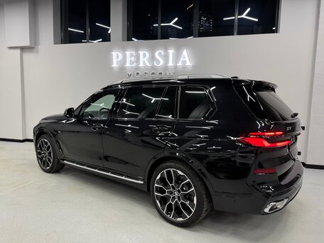 2025 BMW X7 40i I (G07) Рестайлинг, чёрный, 15800000 рублей, вид 3