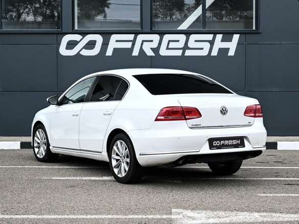2012 Volkswagen Passat B7, белый, 954000 рублей - вид 1