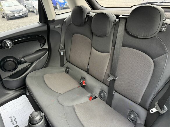 2018 Mini Hatch Cooper III (F55/F56) Рестайлинг, чёрный, 1750000 рублей - вид 8