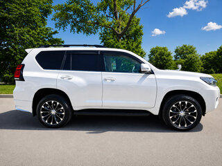 2019 Toyota Land Cruiser Prado 150 Series Рестайлинг 2, белый, 4570000 рублей, вид 1