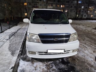 2001 Toyota Granvia I, белый, 1300000 рублей, вид 2
